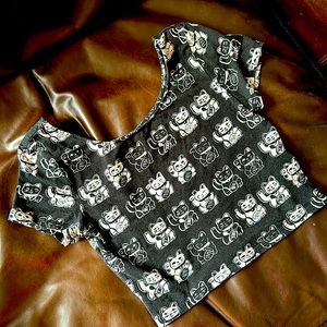 Divided Lucky Cat Cropped Top